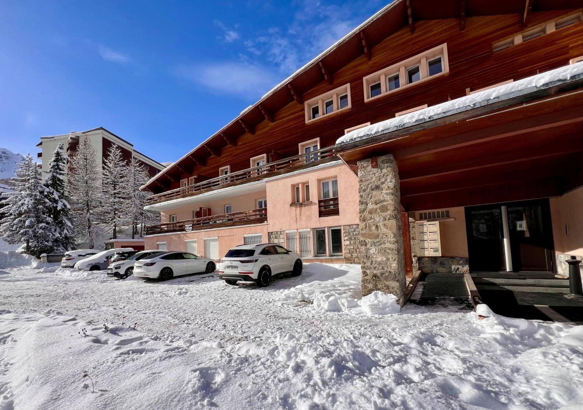 Vars, Appart Spacieux Renove 4 Couchages Dans Chalet Vars  Esterno foto