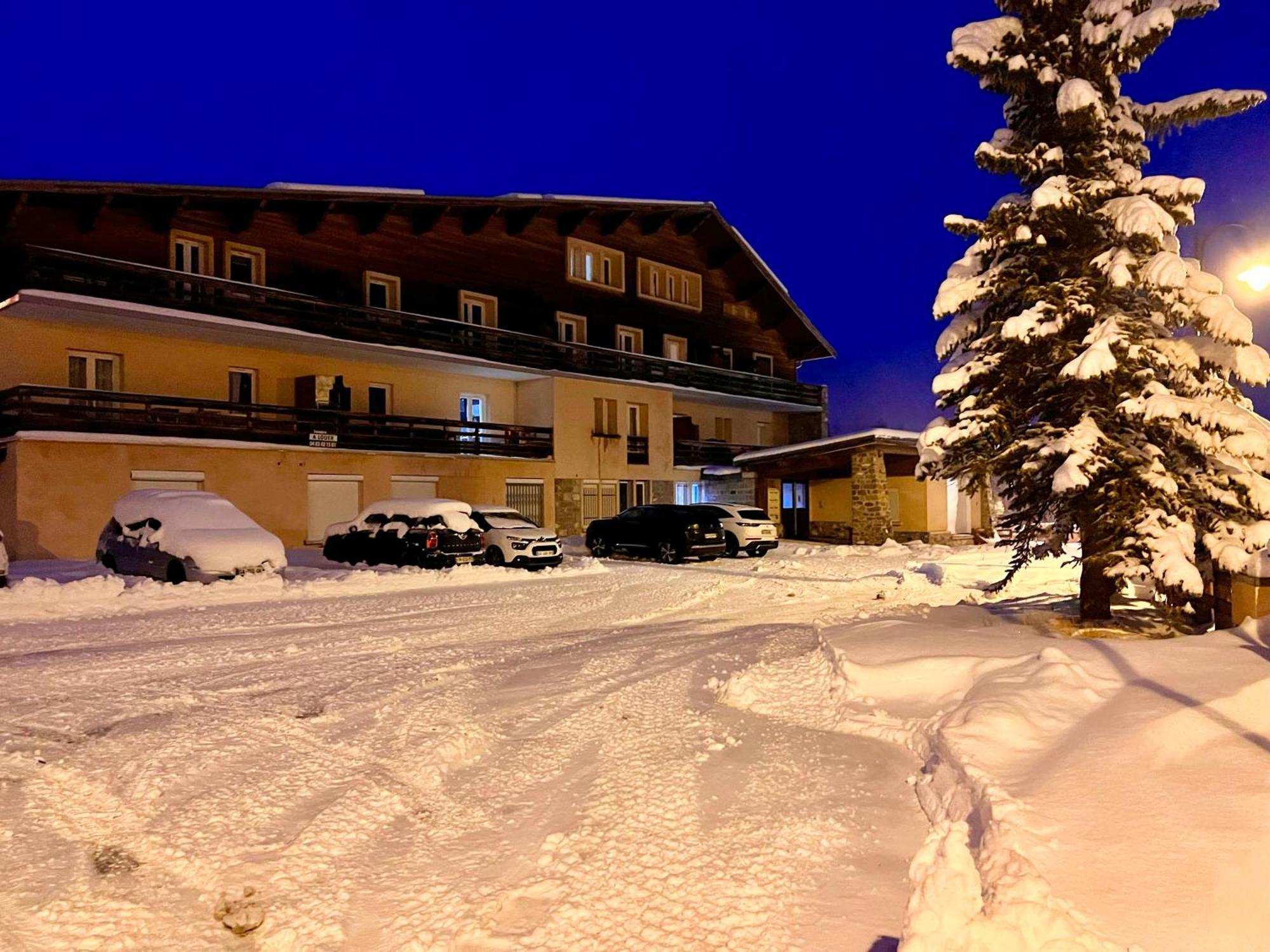 Vars, Appart Spacieux Renove 4 Couchages Dans Chalet Vars  Esterno foto